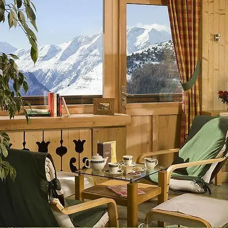 Le Castillan Hotel