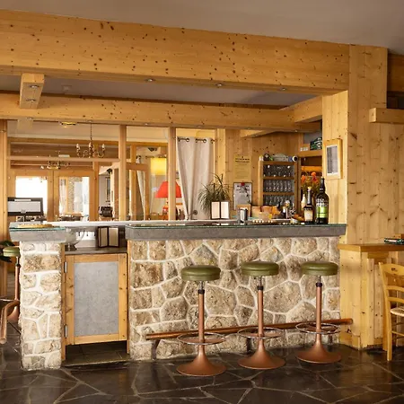 Le Castillan Hotel