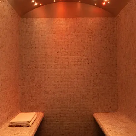 Le Castillan Hotel 3*