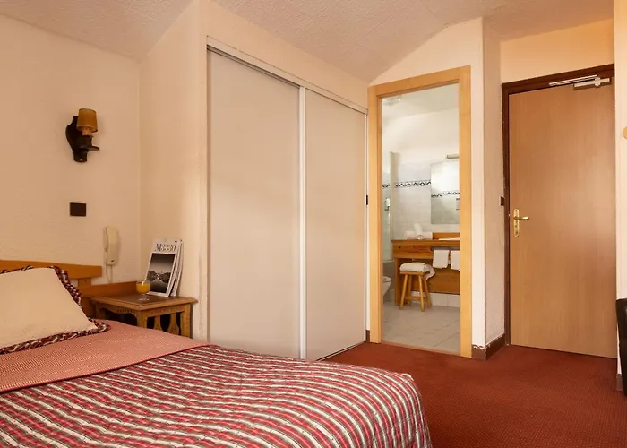 Le Castillan Hotel